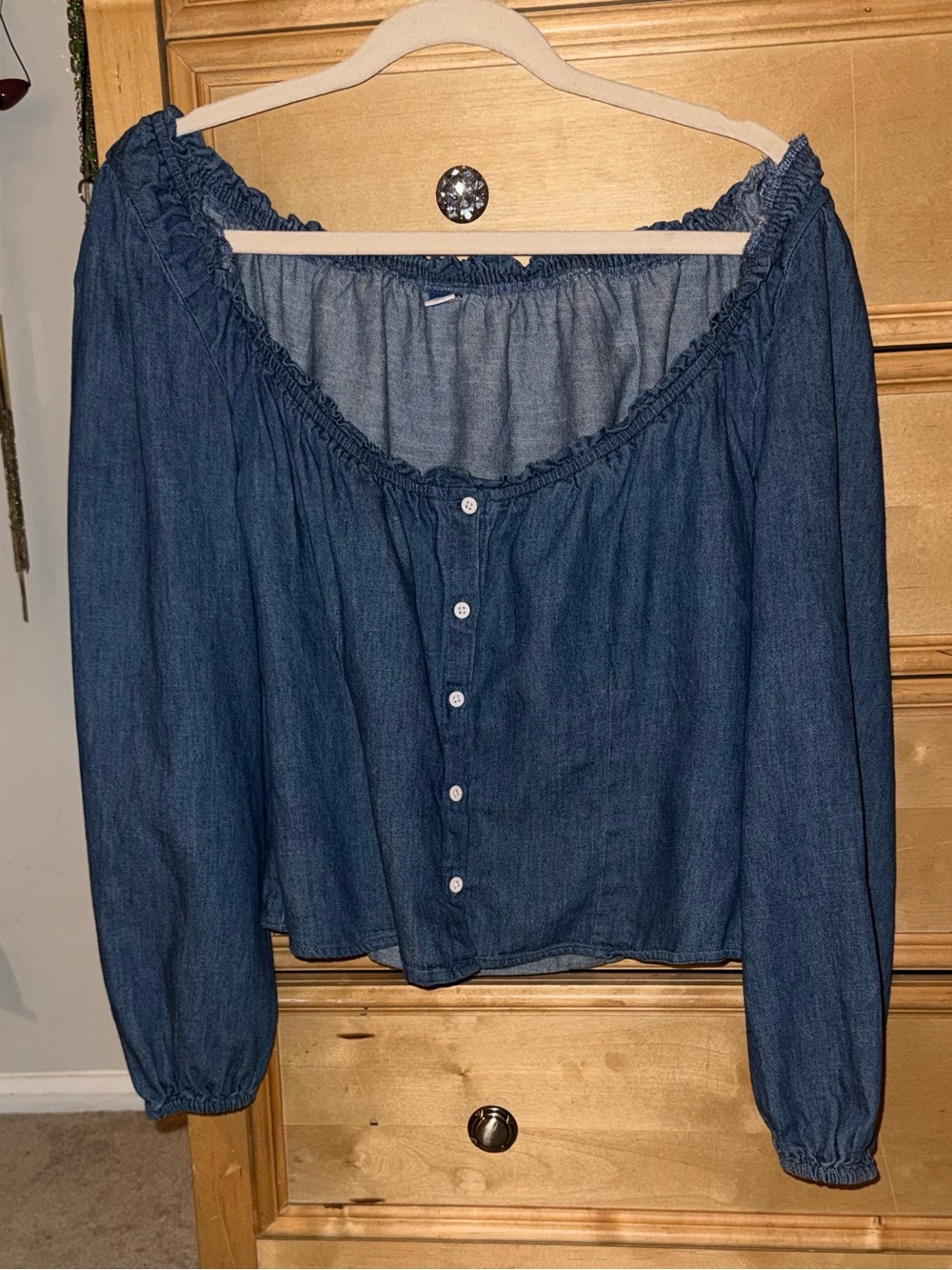 Old Navy Blue Denim On or Off-Shoulder Button-Front Blouse